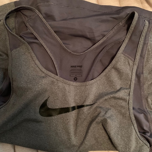 Nike Pro Tank - Picture 4 of 5